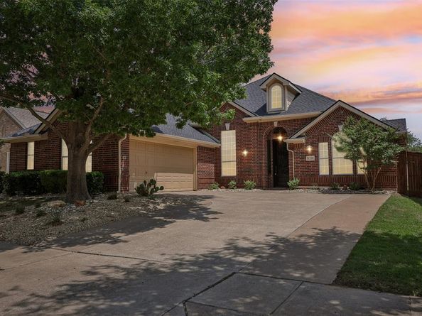 8330  Elena Drive , Lantana Texas 76226