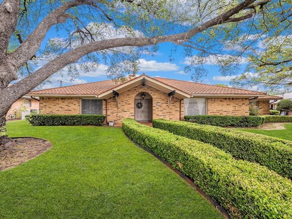 5801  Cedarcrest Drive , Haltom City Texas 76117