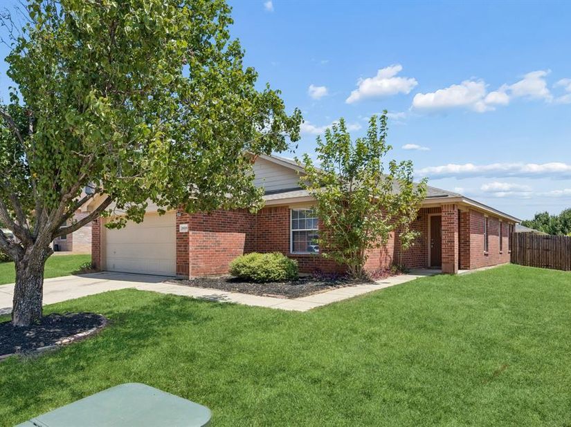 2609  Diver Court , Fort Worth Texas 76119