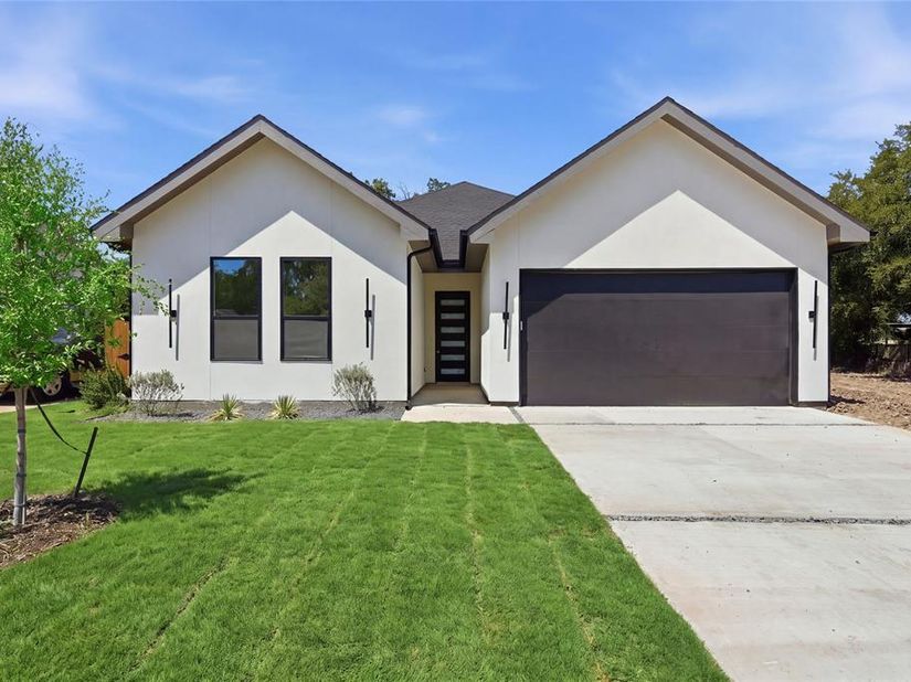1327 E Waco Avenue , Dallas Texas 75216