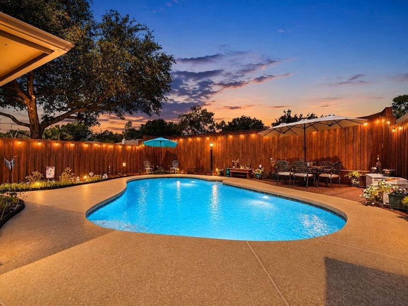 417  Stroud Lane , Garland Texas 75043