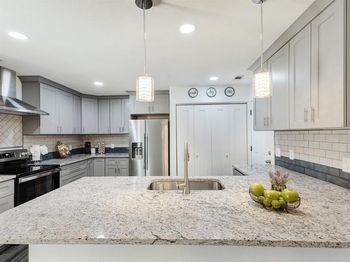 936  Elmwood Drive 