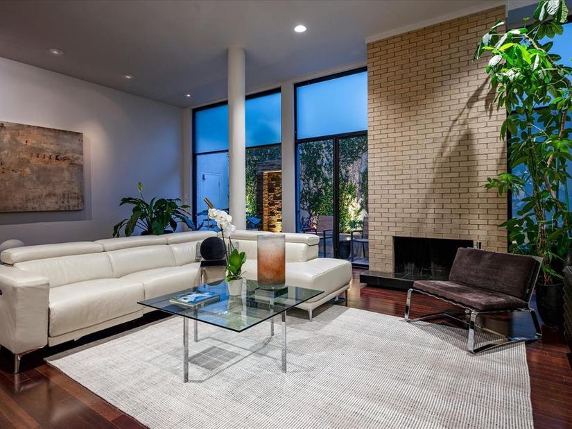 3210  Elizabeth Street , Dallas Texas 75204