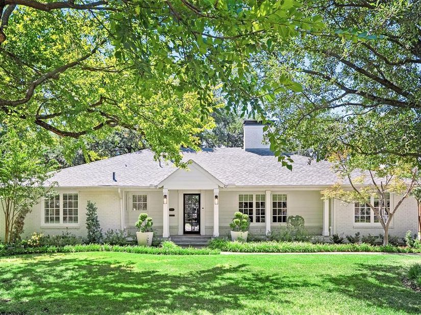 6330  Prestonshire Lane , Dallas Texas 75225