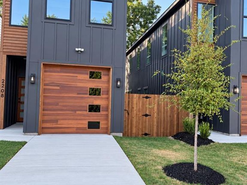2208  Dyson Street , Dallas Texas 75215