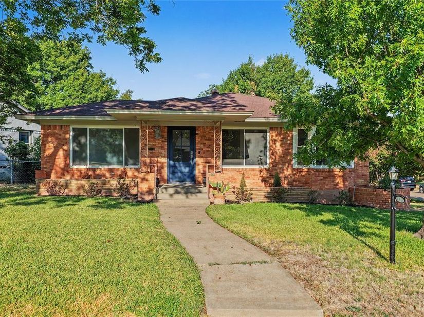 103 S Plymouth Road , Dallas Texas 75211