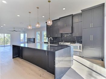 400  Vista Buena Trail 