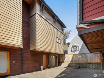 1408 Alonzo Avenue NW