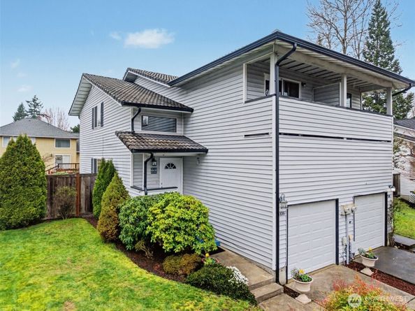 4108 NE 6th Place 2A, Renton WA 98059