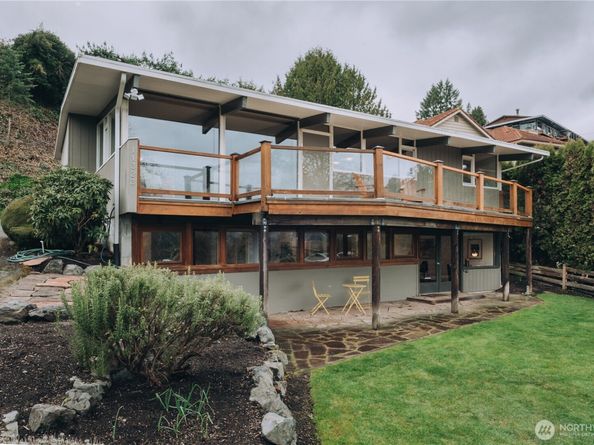 11323 Durland Place NE, Seattle WA 98125