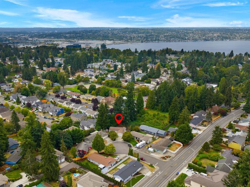 2605 Camas Avenue NE, Renton WA 98056