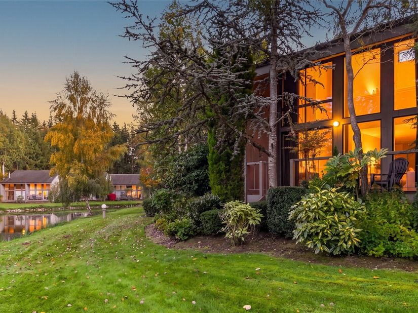13896 NE 66th Street 591, Redmond WA 98052