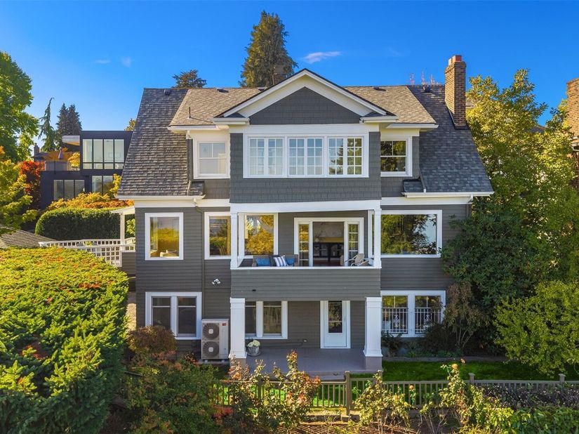 1429 33rd Avenue S, Seattle WA 98144
