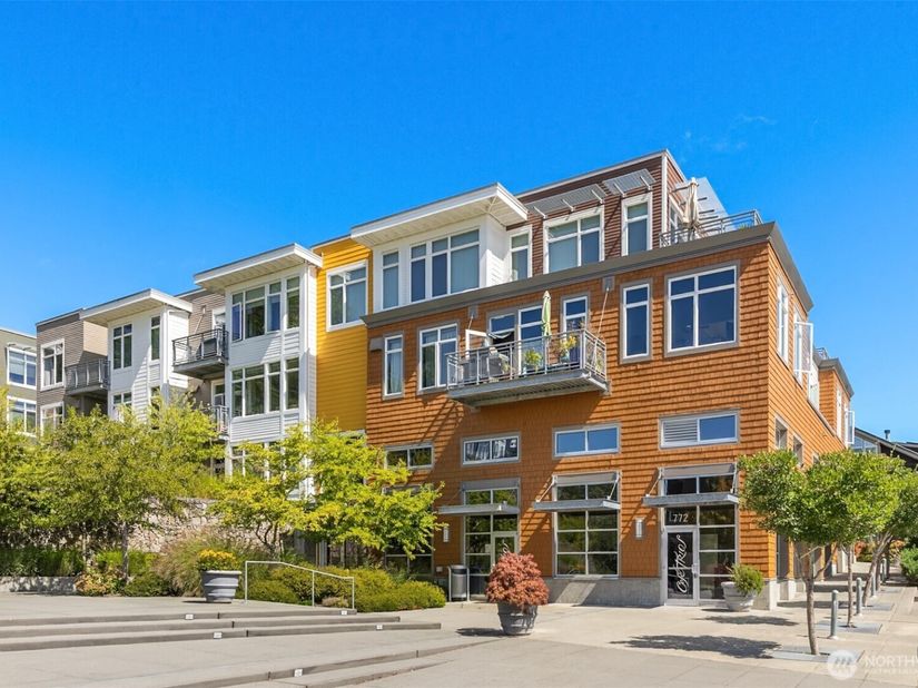 125 Ferncliff Avenue NE E242, Bainbridge Island WA 98110