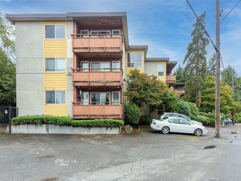 13433 Roosevelt Way N 102, Seattle WA 98133