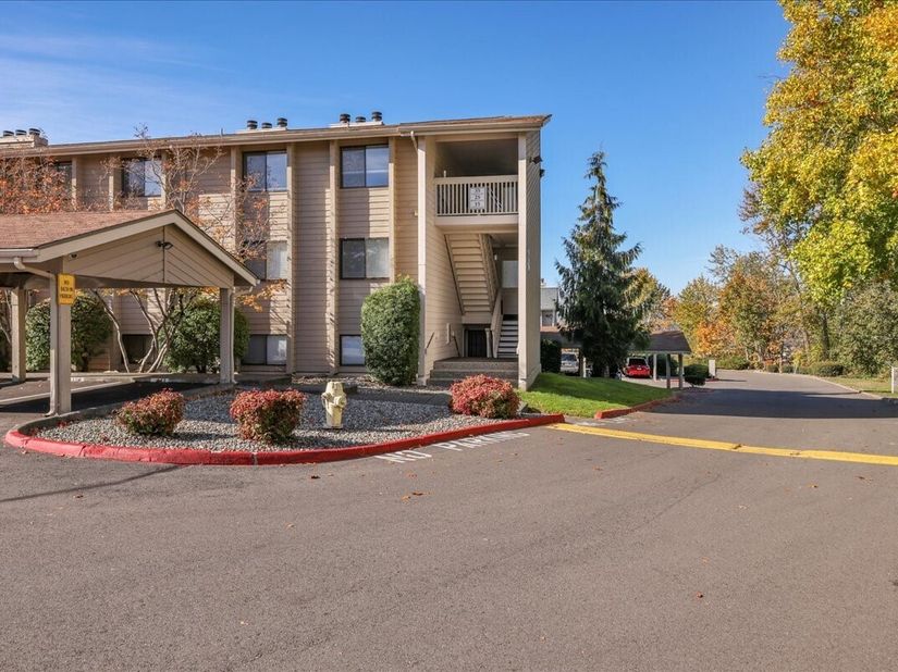1321 S Puget Drive E35, Renton WA 98055