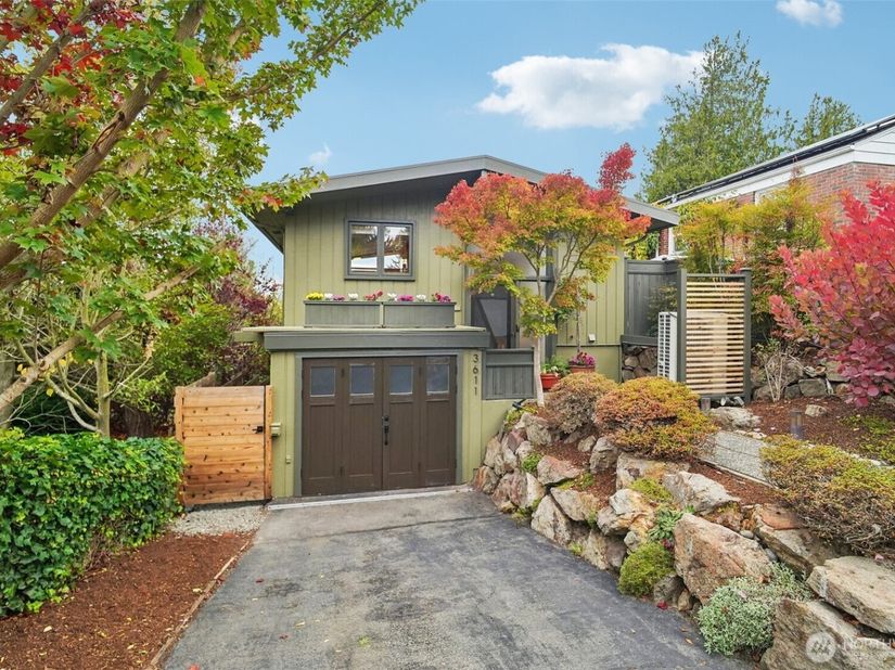 3611 30th Avenue W, Seattle WA 98199