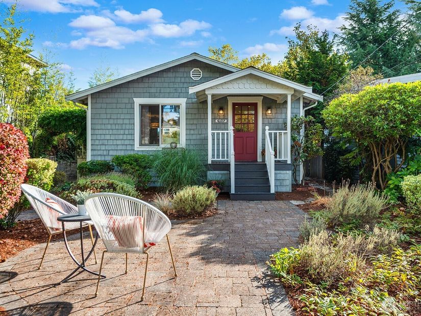 4107 SW Southern Street, Seattle WA 98136
