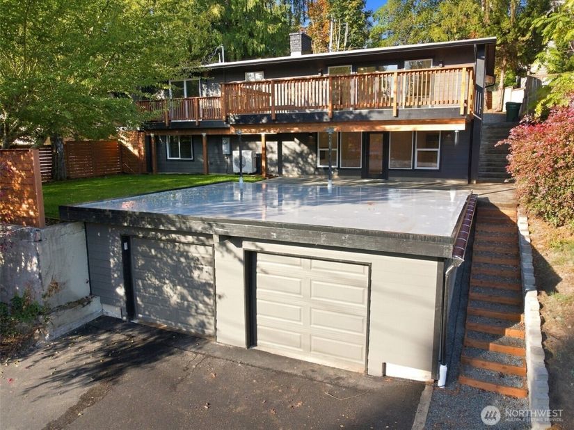 11224 35th Avenue SW, Seattle WA 98146
