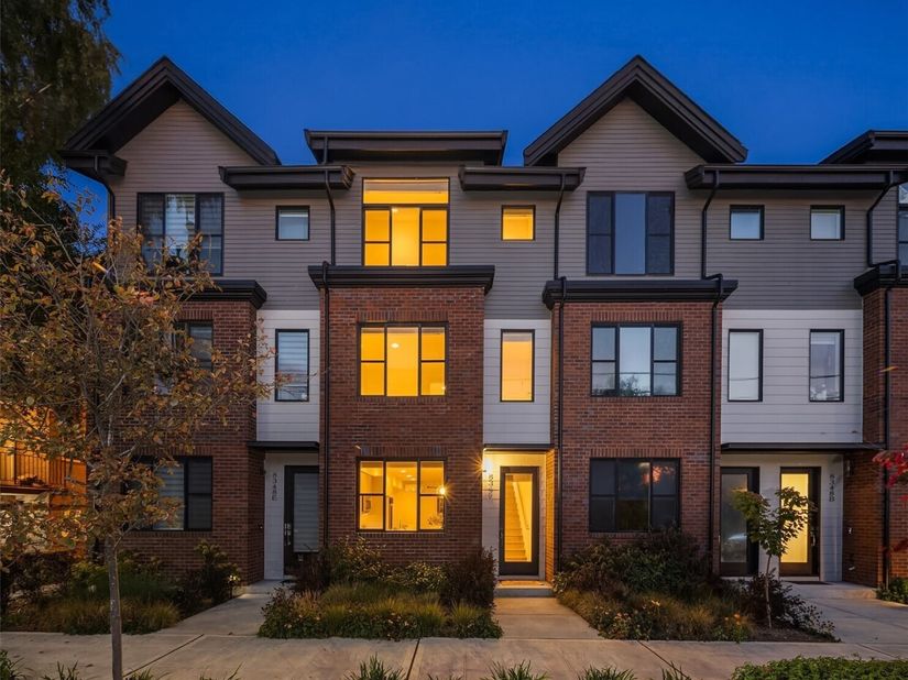 8348 13th Avenue NW D, Seattle WA 98117