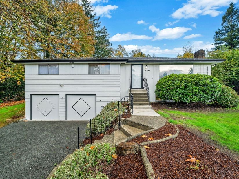 12823 162nd Avenue SE, Renton WA 98059