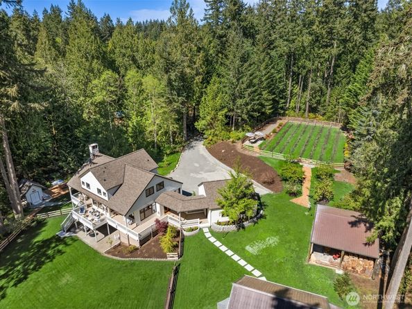 6518 NE Justin Court, Bainbridge Island WA 98110