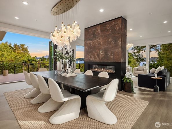 8243 W Mercer Way, Mercer Island WA 98040