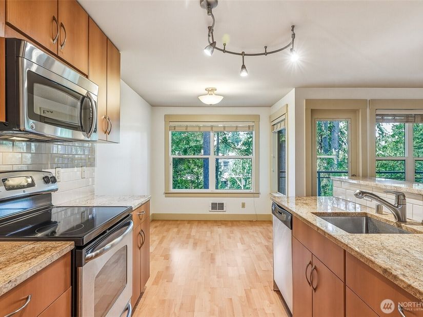 22910 90th Avenue W E304, Edmonds WA 98026