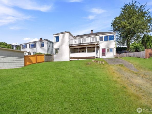 9725 Phinney Avenue N, Seattle WA 98103
