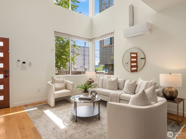 3924 Linden Avenue N E, Seattle WA 98103