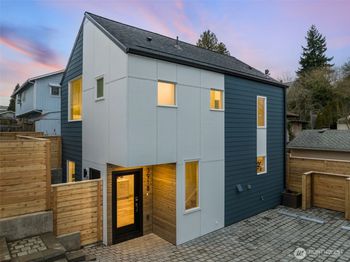 3918 S Juneau Street