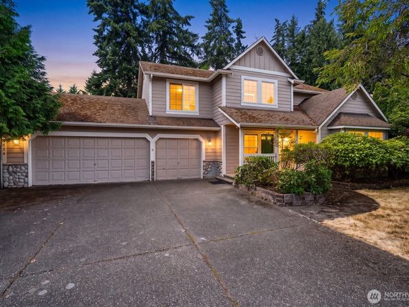 5724 Hillpointe Circle, Lynnwood WA 98037