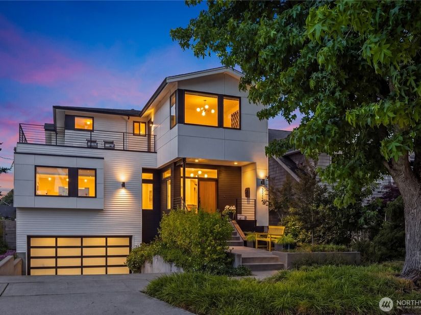 3215 39th Avenue W, Seattle WA 98199