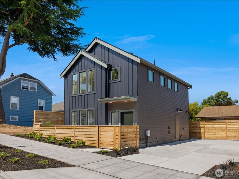 268 Fulton Street, Seattle WA 98109