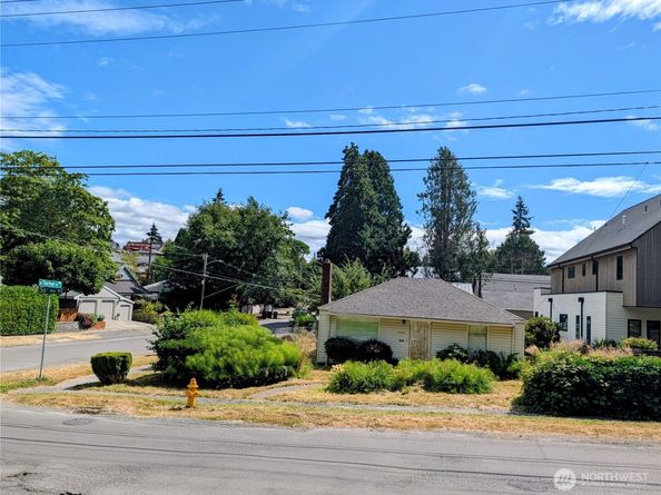 3854 36th Avenue W, Seattle WA 98199