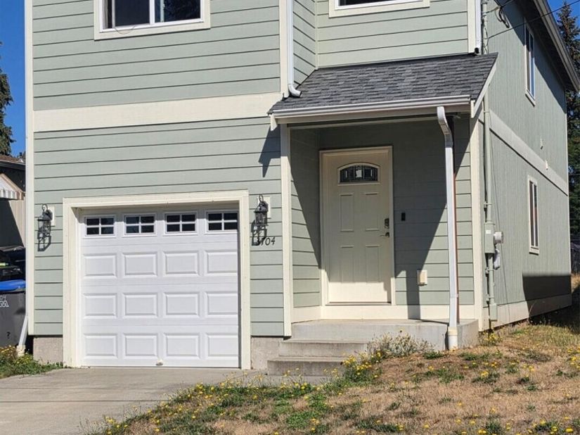 3704 W F Street, Bremerton WA 98312