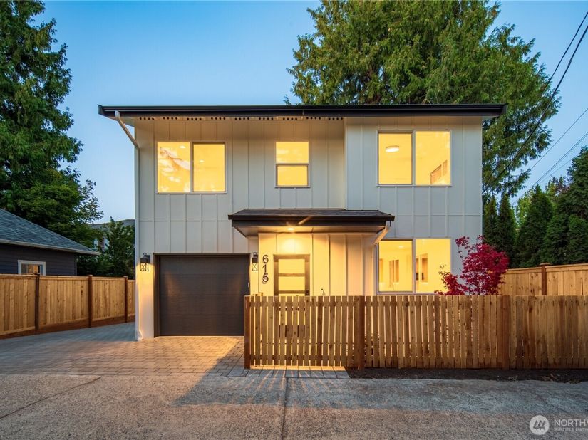 615 18th Avenue E, Seattle WA 98112