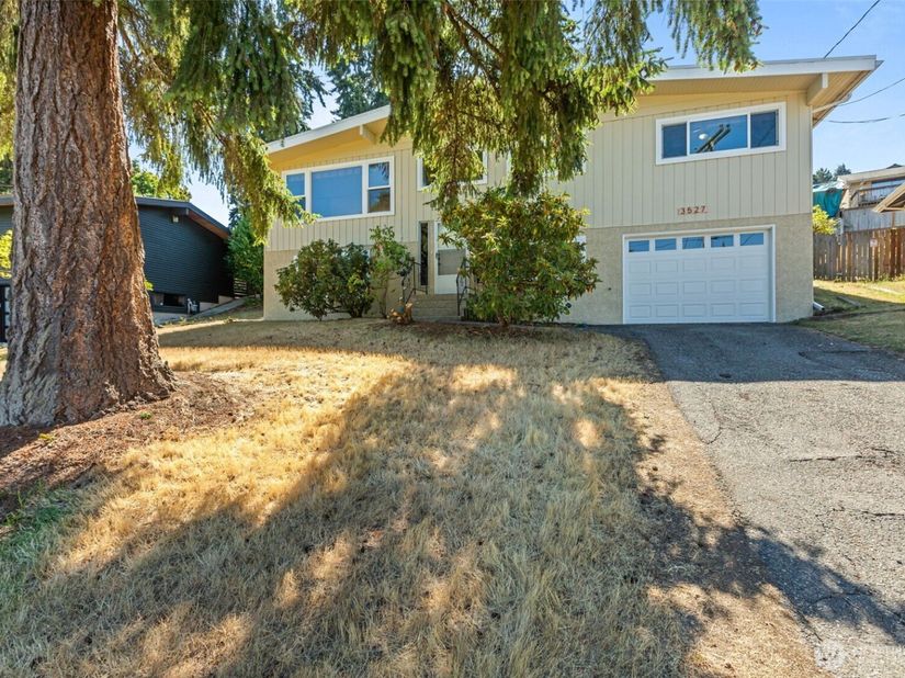 3527 S 262nd Street, Kent WA 98032