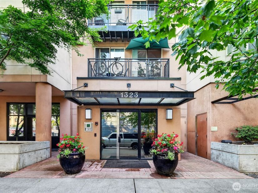 1323 Boren Avenue 212, Seattle WA 98101