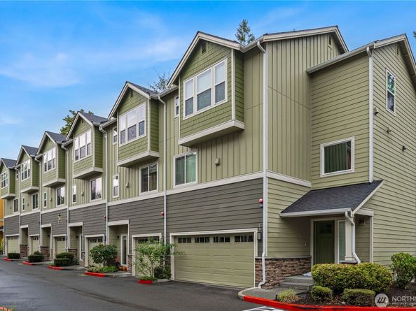 23000 NE 8th Street E5, Sammamish WA 98074