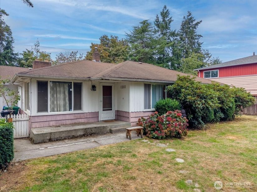 13111 Ashworth Avenue N, Seattle WA 98133