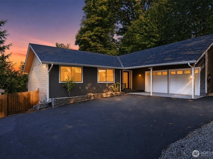 418 Kennebeck Avenue S, Kent WA 98030
