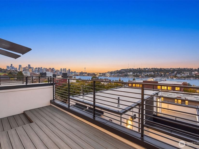 2328 Franklin Avenue E G, Seattle WA 98102