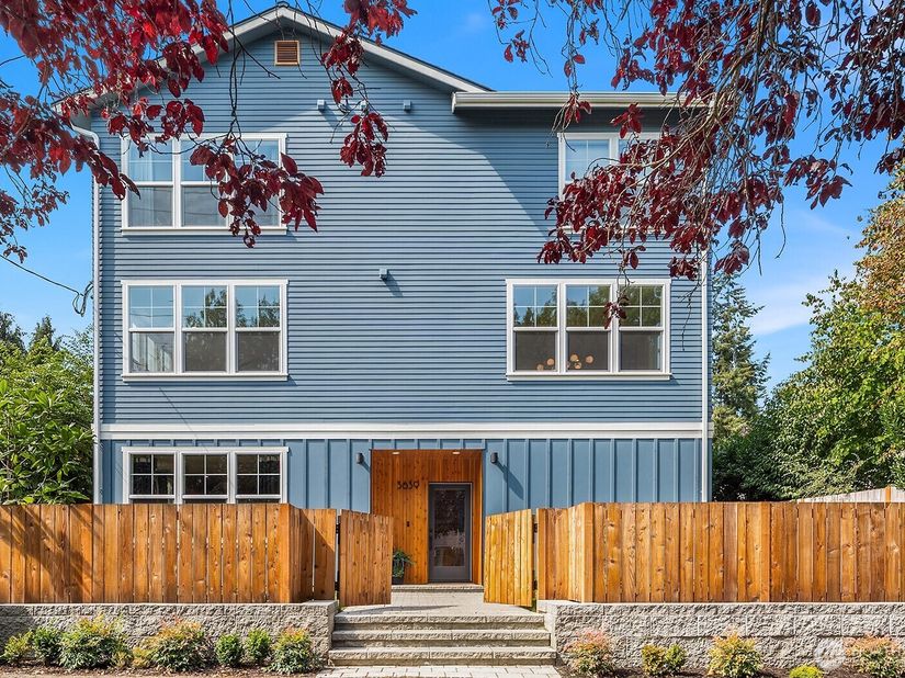 3639 34th Avenue W, Seattle WA 98199