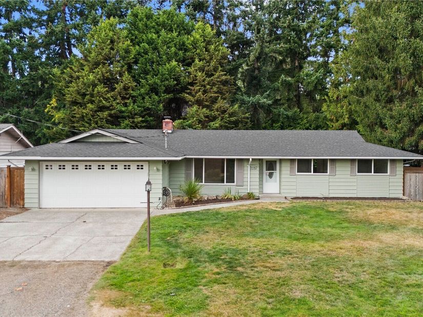 2217 122nd Place SE, Everett WA 98208
