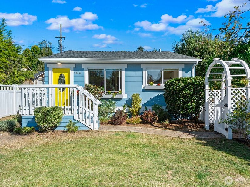 3610 SW Kenyon Street, Seattle WA 98126