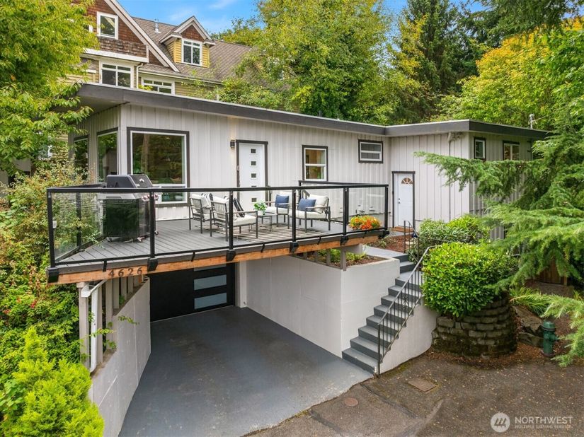 4626 33rd Avenue W, Seattle WA 98199
