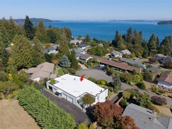 8152 SE Haida Dr
