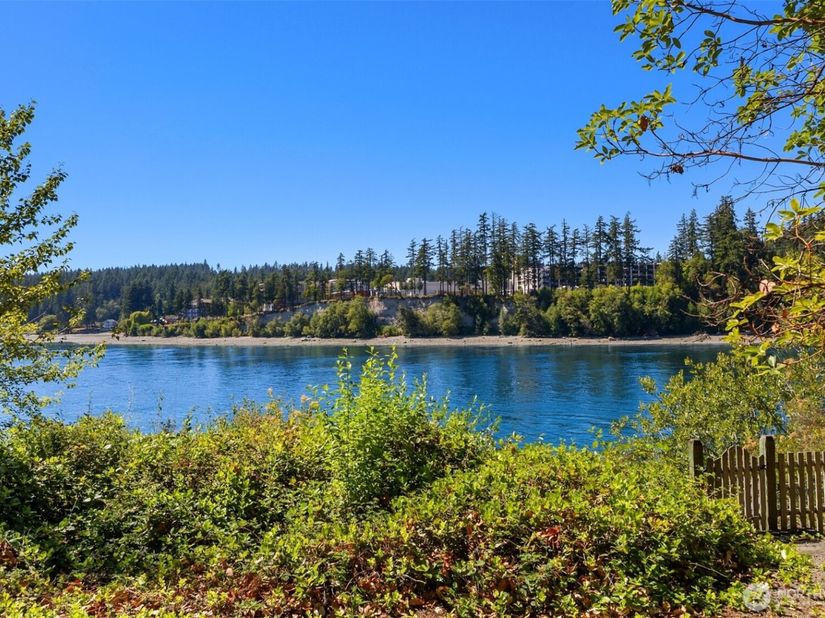 16273 Reitan Road NE, Bainbridge Island WA 98110