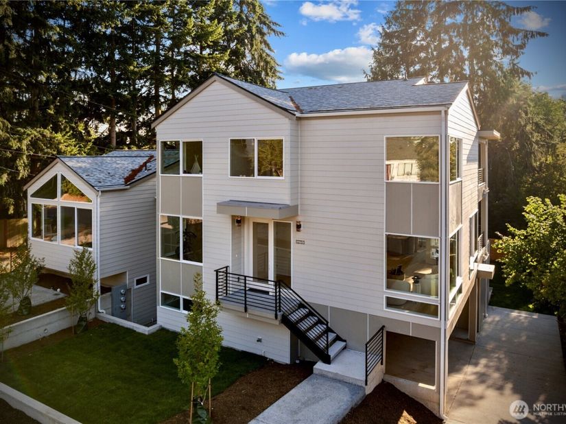 12751 37th Avenue NE, Seattle WA 98125